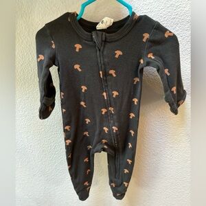 Organic Cotton Skinny Rib Tiny Mushroom Footie